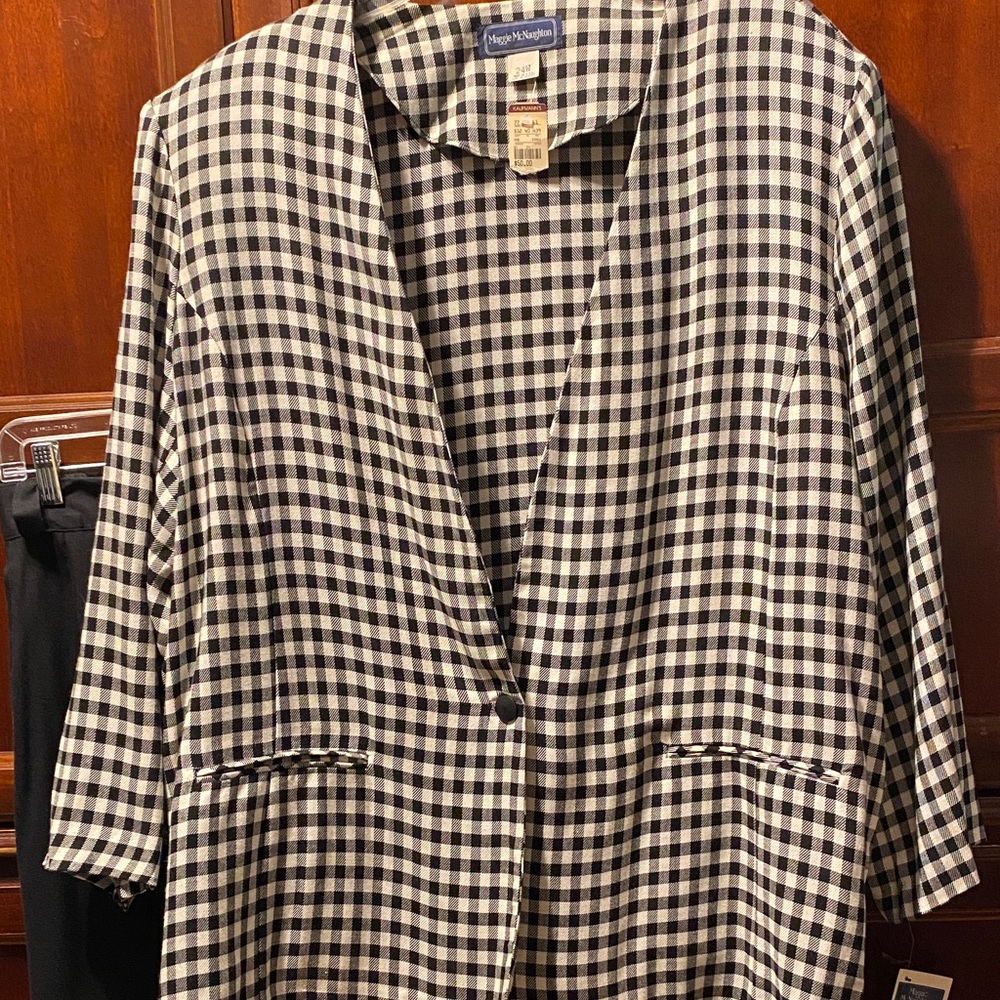 Maggie McNaughton Women's 24W Black & White checkered Blazer black skirt set